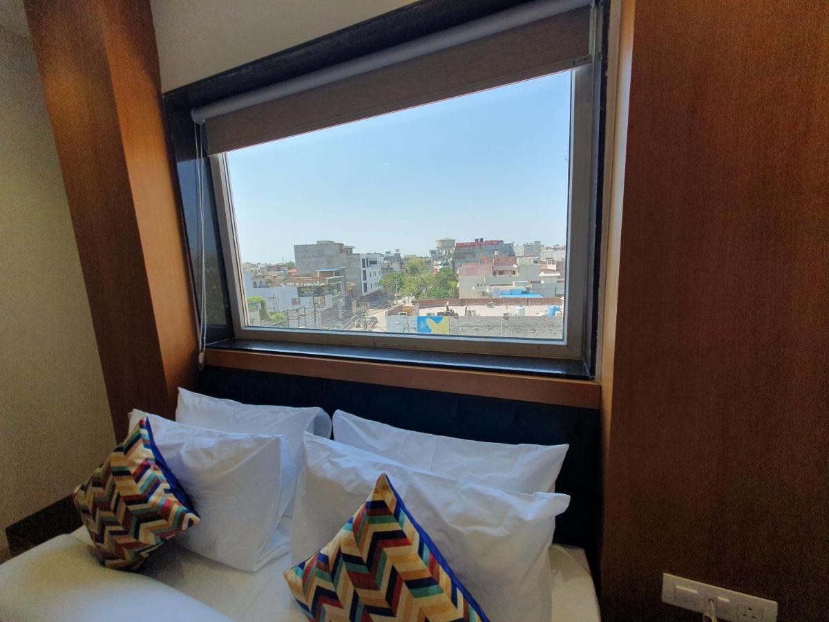 Hotel Classio Royale Amritsar Exterior photo